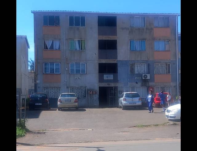 2 BEDROOM FLAT TO LET IN AUSTERVILLE